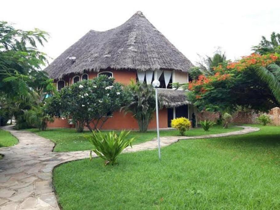 Tembo Beach Cottage Malindi Exteriér fotografie
